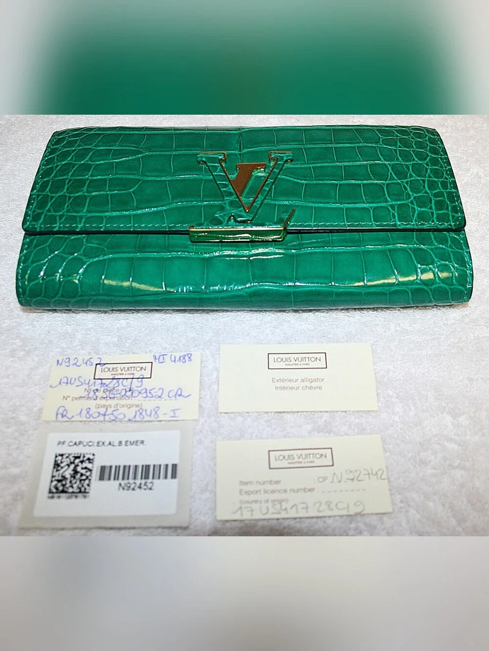 LV Green Crocodile Capucines Long Wallet. Louis Vuitton. NWT. Comes w/dust bag!